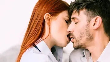 Lucy Huxley – European Redhead Fucks Her Boyfriend Deep