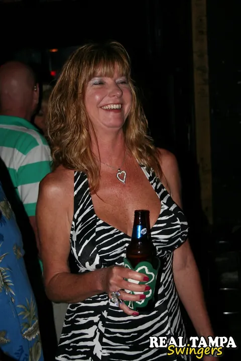 Dee Delmar & Tracy Lick: Tall Blonde MILF Joins a Wild Group Session – photo 11 of 20