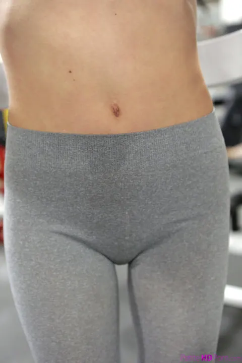 Ava Parker: Petite Redhead Sucks and Fucks Her Partner in the Gym – photo 4 of 16