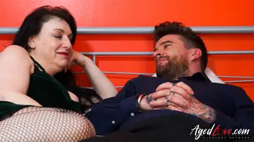 Sabrina Jade – Mature Blonde in Stockings Gives a Handjob and Takes Cum on Big Tits