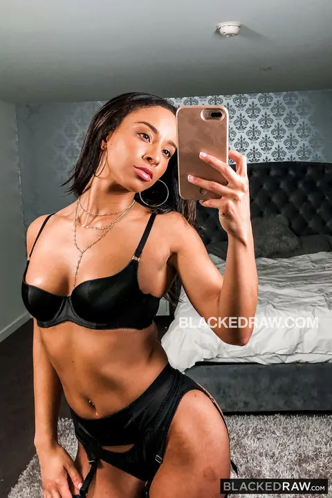 Teanna Trump: Ebony Brunette in Lingerie Takes BBC Anal in the Mirror Selfie – photo 1 of 20
