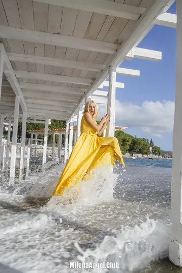Anoli Angel – Busty Blonde Lifts Her Dress and Spreads on the Beach