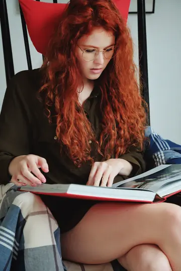 Heidi Romanova – Pale Redhead in Glasses Pulls Panties Aside and Fingers Her Shaved Pussy