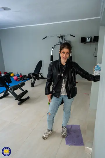 Petite Blondes Change Outfits and Eat Pussy in the Gym