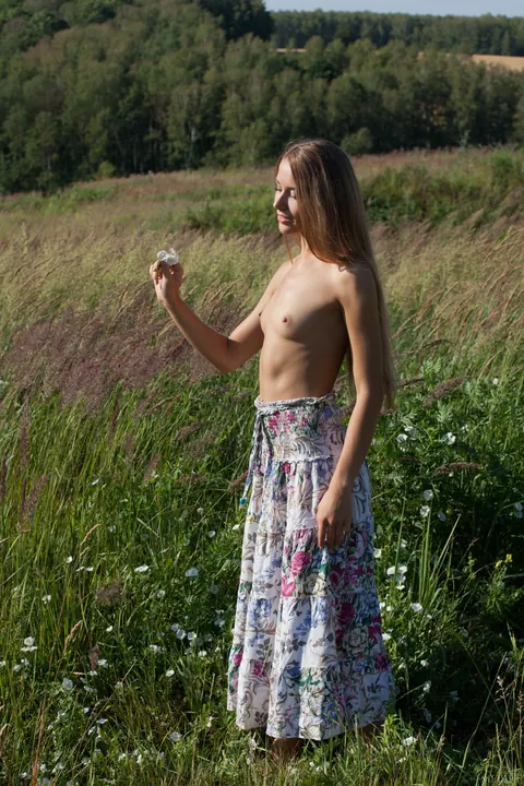 Lina Diamond: Petite Blonde Strips and Poses Nude Outdoors – photo 2 of 21