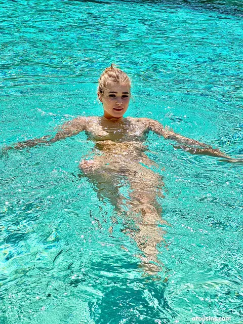 Rebecca Volpetti: Blonde and Brunette Strip Bikinis and Pose Naked by the Pool – photo 17 of 20
