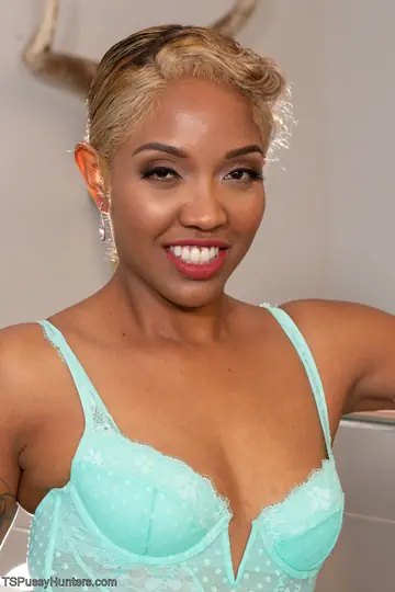 Ebony Trans MILF with Tattoos Fingers and Licks Her Female Partner