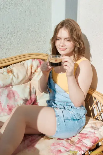 Lesya Milk – Brunette PAWG in Socks Gives a Blowjob and Takes Anal