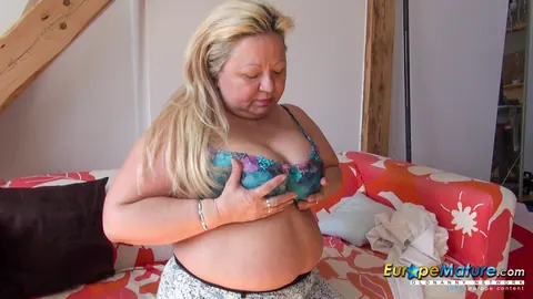 Mature BBW Spreads Her Shaved Pussy Wide – photo 2 of 21