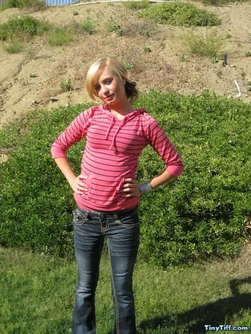 Blonde Amateur Strips Off Her Jeans and Panties in the Forest