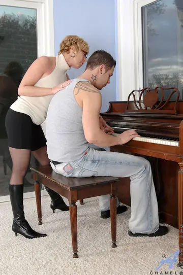 Chanel Carrera – Mature Blonde in Stockings and Boots Takes Anal and a Facial at the Piano