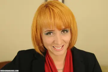 Sophia Mounds – Redhead MILF Bares Her Big Tits and Gives a POV Handjob