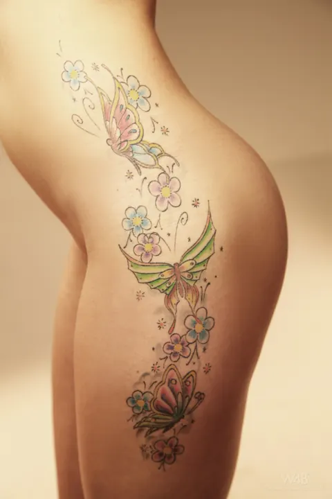 European Blonde Strips and Shows Her Tattoo – photo 8 of 21