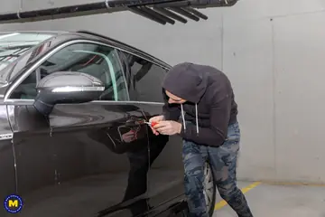 Jolie Noir – Curvy Mature Brunette Sucks and Fucks in the Car Until He Cums in Her Mouth
