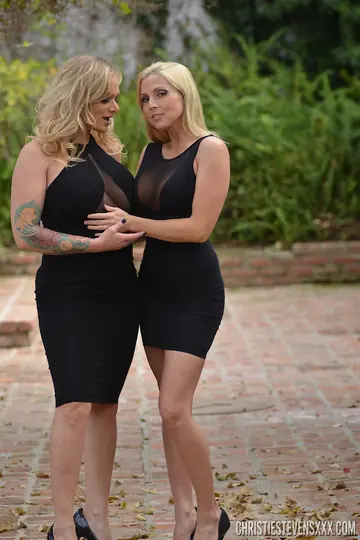 Christie Stevens – Two Blonde MILFs Strip and Eat Pussy Outdoors