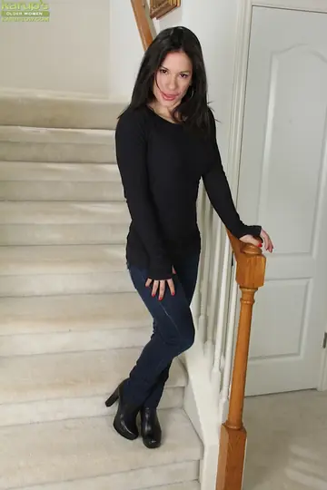Isabella Rodriguez – Brunette Latina MILF Strips Out of Her Lingerie and Jeans