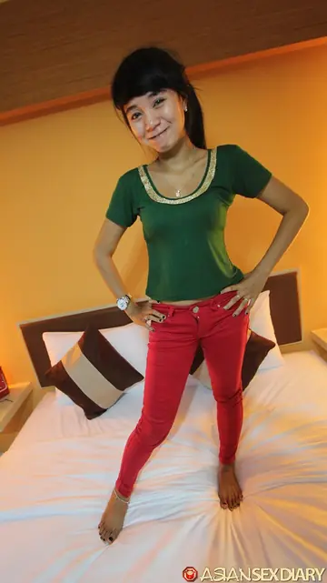 Petite Asian Woman Gets Fucked and Shows Her Hairy Pussy