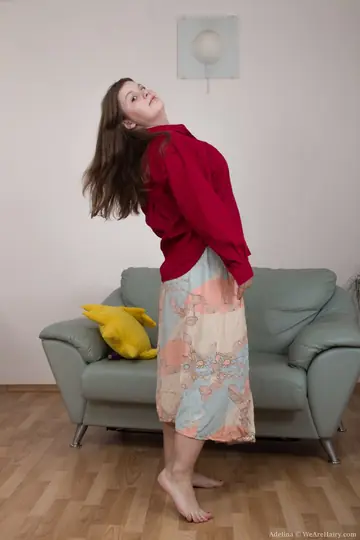 BBW Brunette Toys Her Hairy Pussy on the Sofa