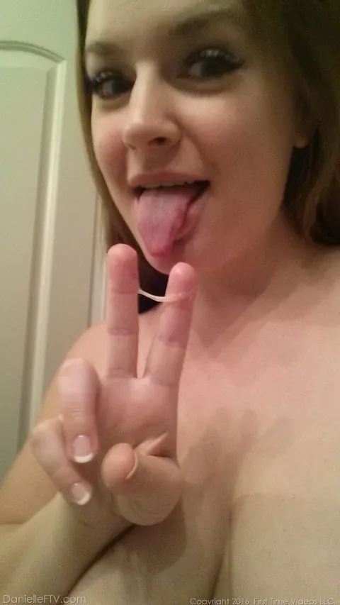 Danielle Delaunay: Blonde Amateur with Big Natural Tits Snaps Selfies – photo 1 of 15