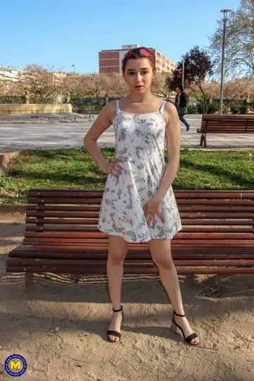 Mia Navarro – Petite Latina MILF Spreads Outdoors