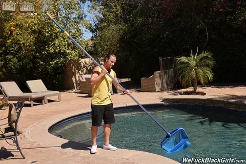 Mocha Menage: Ebony Beauty Seduces Pool Boy and Spreads Outdoors – photo 8 of 21