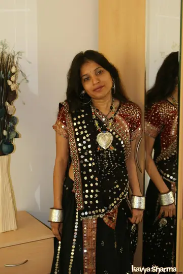 Kavya Sharma – Busty Indian MILF Strips Out of Her Lingerie and Skirt and Spreads Her Pussy