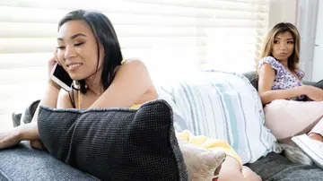 Kimmy Kimm – Busty Asian MILF in Jeans Joins Lesbian Threesome with Pussy Licking