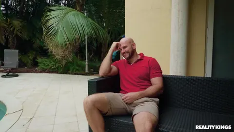 Lauren Phillips: Tall Redhead MILF Takes Anal by the Pool – photo 2 of 20