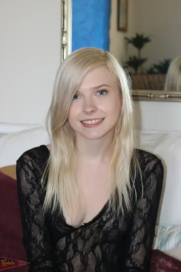 Jocelyn Sweets – Skinny Blonde Strips Off Her Crotchless Pantyhose and Spreads