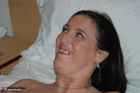 Juicy Jo: Thick British MILF Takes a Facial and Swallows Cum – photo 7 of 20