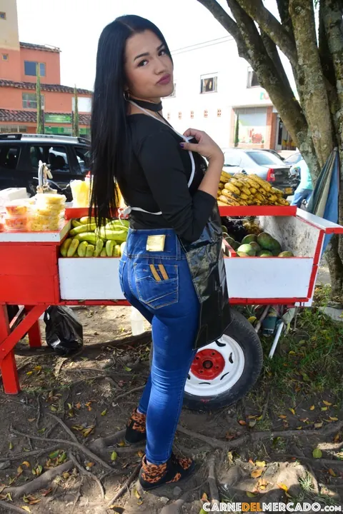 Maria Del Rosario: Colombian Brunette with Big Tits Spreads Outdoors – photo 13 of 19