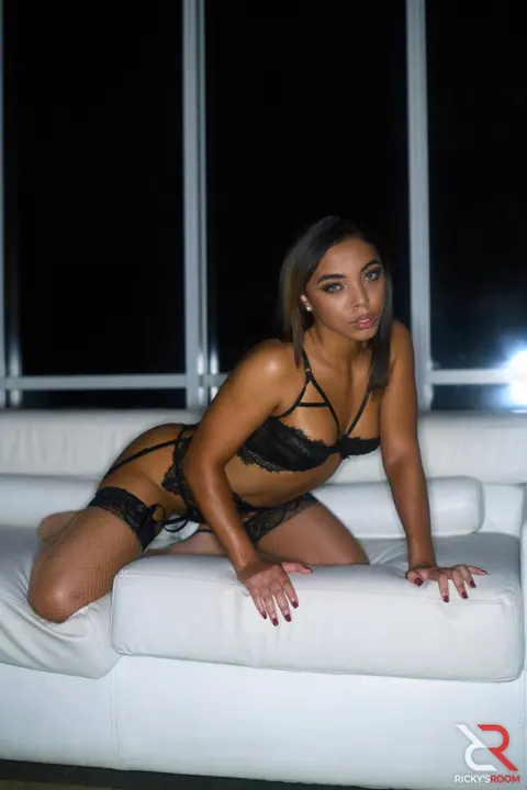 Mia Moore: Latina MILFs in Lingerie Kiss Before Interracial Threesome – photo 4 of 20