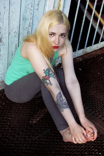 Shirley Manson – British Blonde and Redhead MILFs Finger and Lick Pussy Outdoors