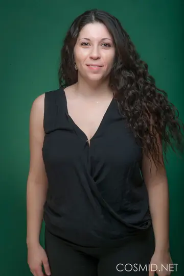 BBW Brunette Poses Nude and Flaunts Her Heavy Breasts