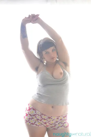 BBW Bares Hairy Armpits and Spreads Her Pussy