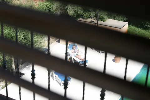 Paris Pink: German MILF Rides a Stranger by the Pool – photo 2 of 21