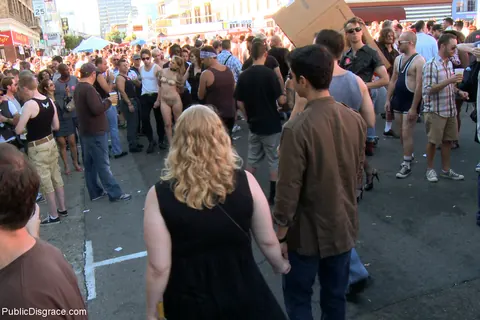 Payton Bell: Tattooed Redhead Sucks BBC in Public Bondage – photo 19 of 21