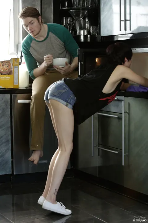 Cadey Mercury: Short-Haired Brunette Gives a Blowjob and Takes a Facial in the Kitchen – photo 14 of 21