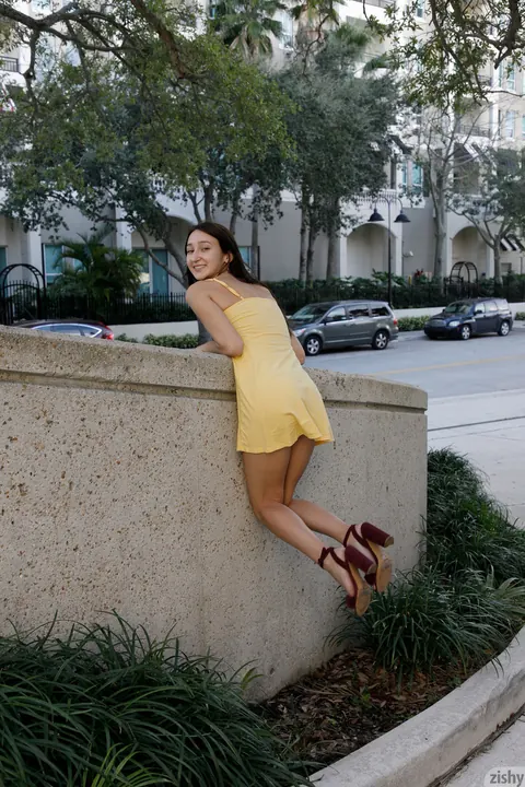 Carmen Rae: Thick Brunette Pulls Panties Aside and Spreads Outdoors – photo 12 of 12