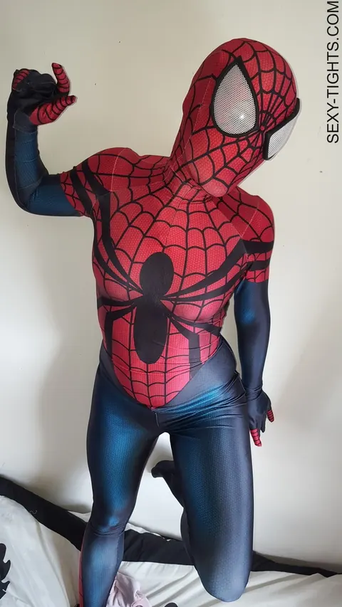Cosplay Model Flashes Her Booty in the Bedroom – photo 15 of 15
