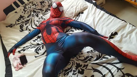 Cosplay Model Flashes Her Booty in the Bedroom – photo 7 of 15
