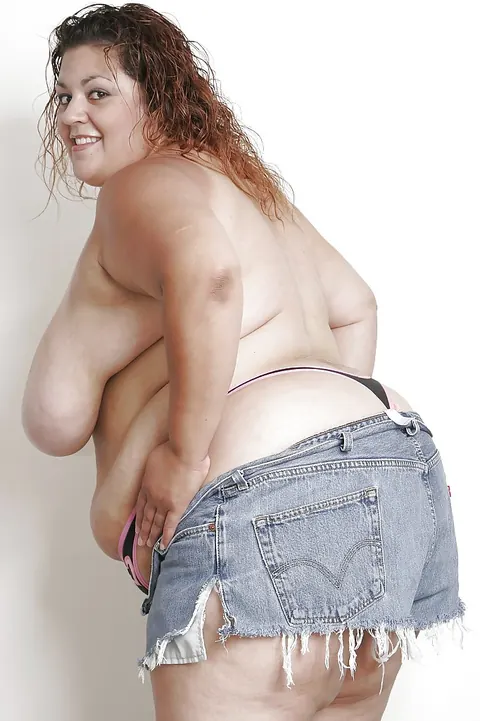 Reyna Cruz: Curvy Latina Undresses Out of Her Jeans Shorts and Spreads – photo 6 of 16