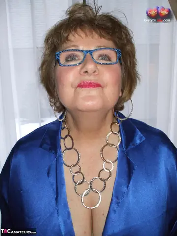 Bustybliss – Mature Curvy Brunette in Glasses Shows Her Big Natural Tits