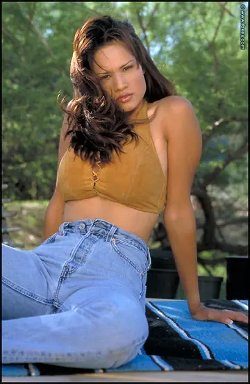 Tall MILF Latina Undresses from Jeans Outdoors Showing Her Big Tits