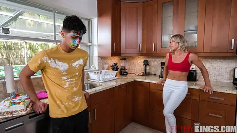 Madison Brite: Blonde MILF Takes a Creampie in the Kitchen – photo 5 of 15