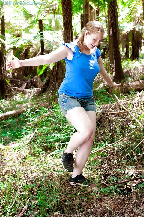 Curvy MILF with Big Tits Strips in the Forest and Fingers Her Shaved Pussy – photo 1 of 16