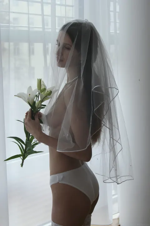 Tall Slim Brunette Bride in Stockings and Panties Poses Nude – photo 1 of 21