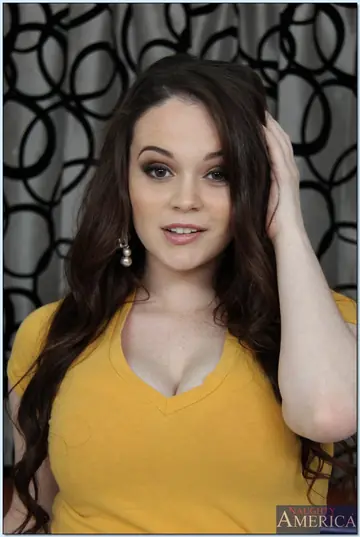 Tessa Lane – Curvy Brunette Strips in the Bedroom and Spreads Wide