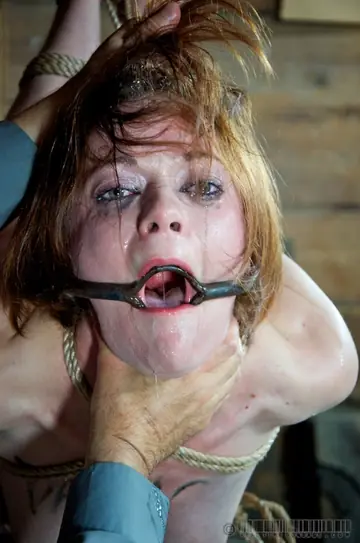 Wenona – Tall Tattooed MILF Endures Bondage and Dildo Play
