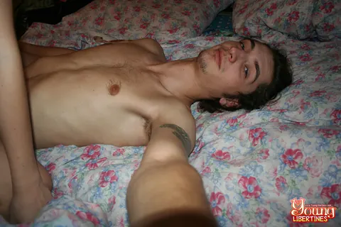 Katya Mukhina: Slim Blonde Spreads Her Shaved Pussy for Phone Selfie – photo 20 of 20